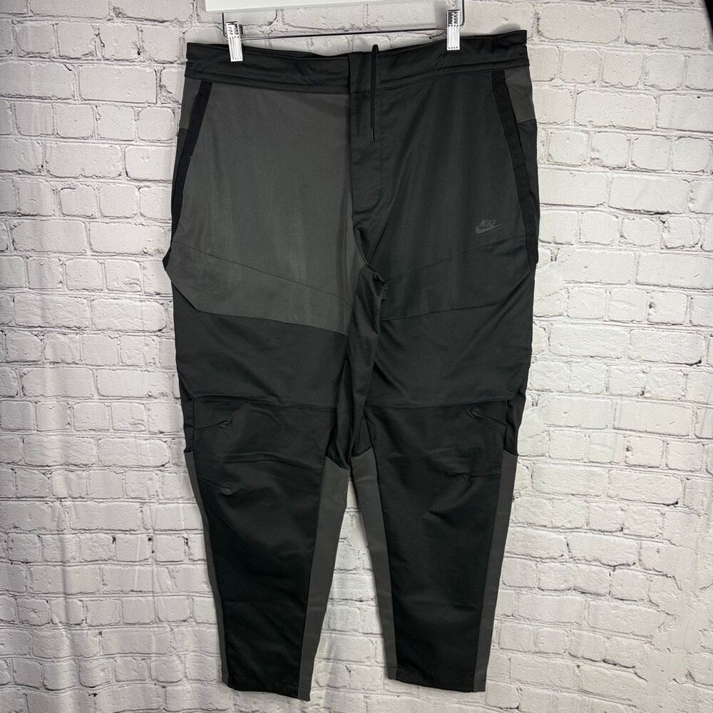 Nike Tech Pack Reflective Unlined Cargo Pants Size 34 Black Gray K - Picture 2 of 11